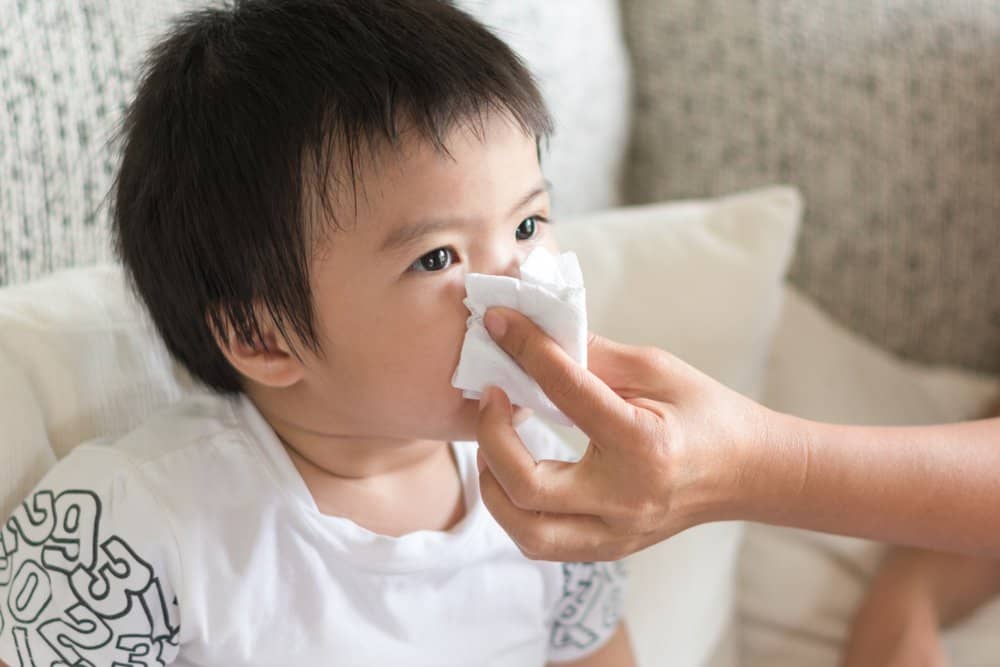 Bé bị sổ mũi lâu ngày có nguy hiểm không? - 1