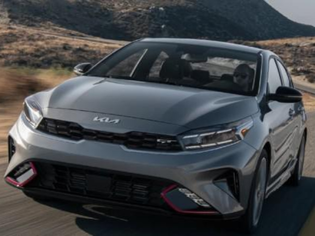 Tin tức ô tô - Top 3 mẫu xe có nhiều tính năng cao cấp giá dưới 940 triệu đồng