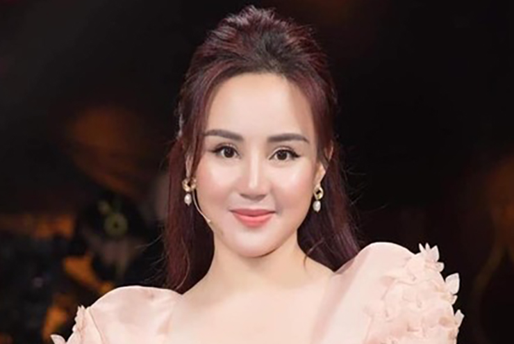 Công an TP.HCM triệu tập ca sỹ Vy Oanh