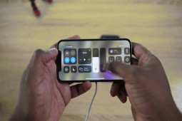 iPhone và smartphone Androdi bị đối xử ra sao khi bị ”chán”?