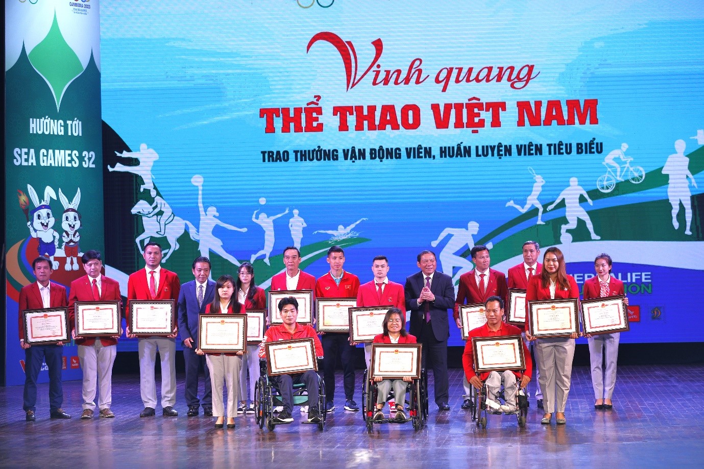 “Vinh quang Thể thao Việt Nam” – vinh danh 10 VĐV, 5 HLV, 5 VĐV khuyết tật và 3 HLV khuyết tật đã có thành tích xuất sắc trong năm 2022