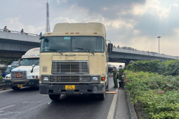 Tin tức trong ngày - Tài xế hoảng loạn khi người đàn ông lao vào xe container, tử vong