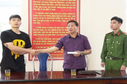 Tin tức trong ngày - Tin tức 24h qua: Đi rút tiền, nam thanh niên phát hiện gần 100 triệu đồng rơi vãi ở cây ATM