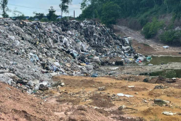 Tin tức trong ngày - Khởi tố chủ cơ sở đổ 600 tấn chất thải rắn để san lấp mặt bằng