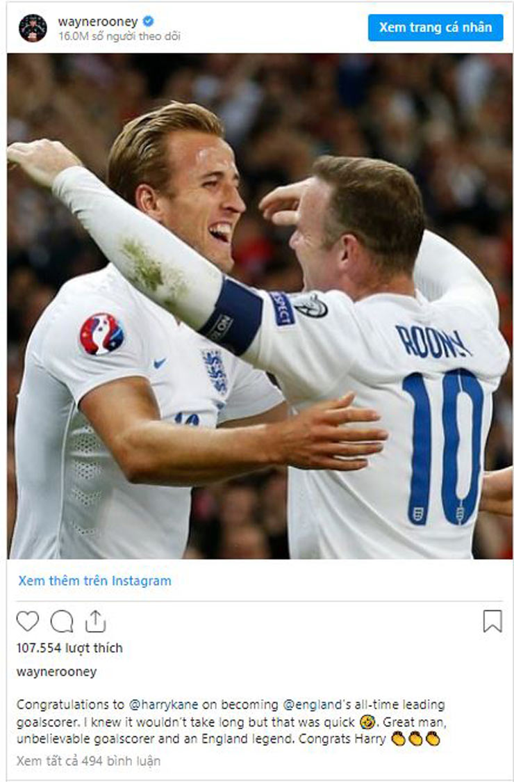 Kane được Rooney chúc mừng khi vừa phá kỷ lục của đàn anh để trở thành cây săn bàn số 1 của ĐT Anh