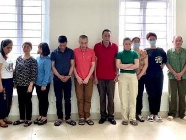 Pháp luật - Nhiều quý bà tham gia đường dây đánh bạc gần 1 tỉ đồng/ngày