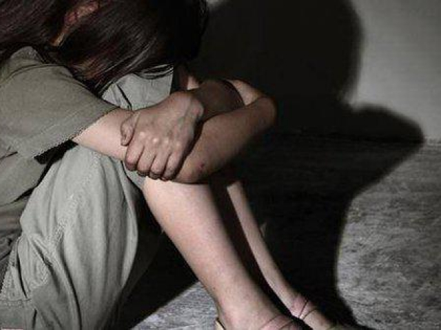 Pháp luật - Ngủ lại nhà cô giáo, nữ sinh lớp 5 bị chồng cô dâm ô