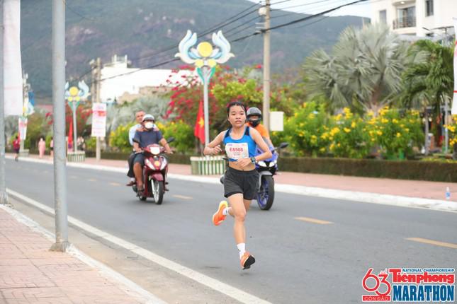 Năm nay, Tiền Phong Marathon vẫn hội tụ 5/6 vận động viên nam, nữ giành huy chương ở mùa giải năm ngoái tại Côn Đảo, chỉ thiếu Nguyễn Thụy Ý Tiên (Khánh Hòa).
