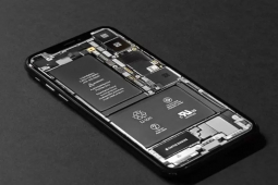 Thời trang Hi-tech - Đâu là chiếc iPhone có nhiều pin nhất trong lịch sử?