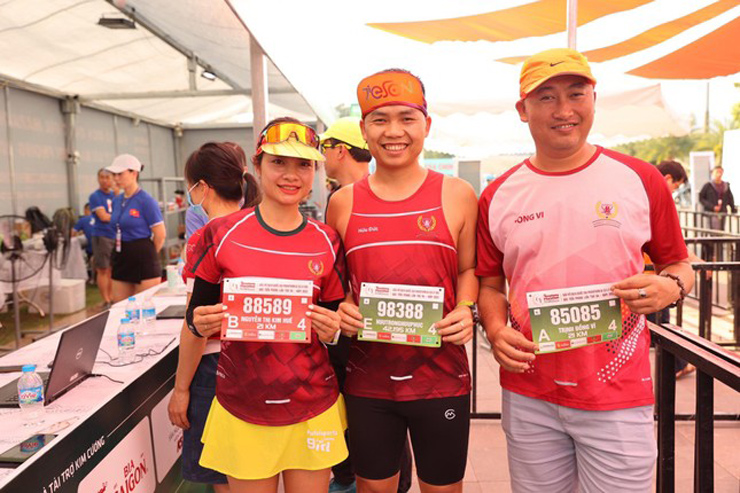 Dàn người đẹp và vận động viên làm nóng giải chạy bộ lâu đời nhất tại Việt Nam - 10