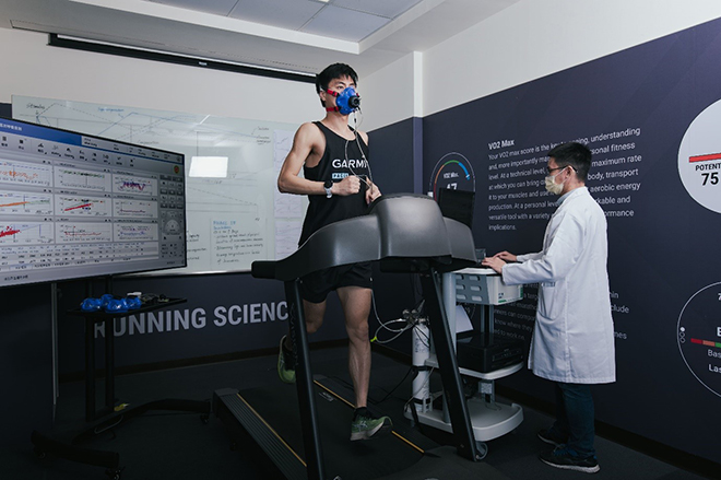 Garmin kỷ niệm 20 năm ra mắt dòng Forerunner, Đồng hồ GPS đầu tiên trên thế giới - 2