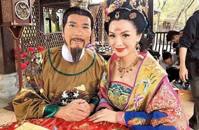 Lấy vợ kém chục tuổi, tài tử sang tên 7 căn nhà, chi hơn 300 triệu/tháng nuôi cả nhà vợ - 5