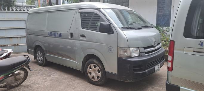 2 ôtô 16 chỗ bị Dũng lừa bán cho người khác