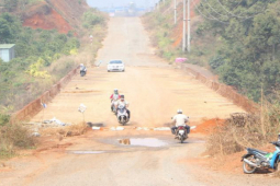 Tin tức trong ngày - Đường tránh Bảo Lộc – công trình 800 tỷ "đắp chiếu" sau gần 6 năm thi công