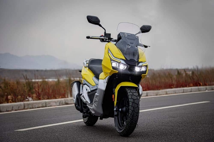 Aveta VAVD150 Hybrid - &#34;anh em sinh đôi bị thất lạc&#34; của Honda ADV150 - 1