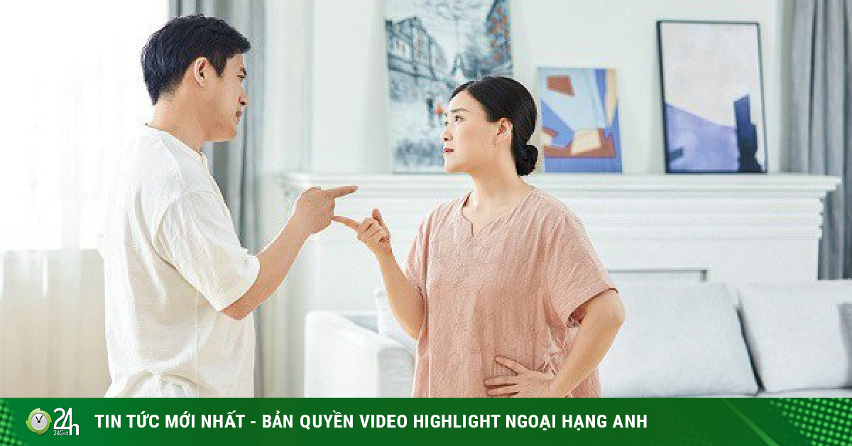 Không thể chịu đựng nổi khi vợ luôn thần tượng anh hàng xóm