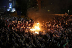 Thủ tướng Israel sa thải Bộ trưởng Quốc phòng, bị người biểu tình vây kín dinh thự