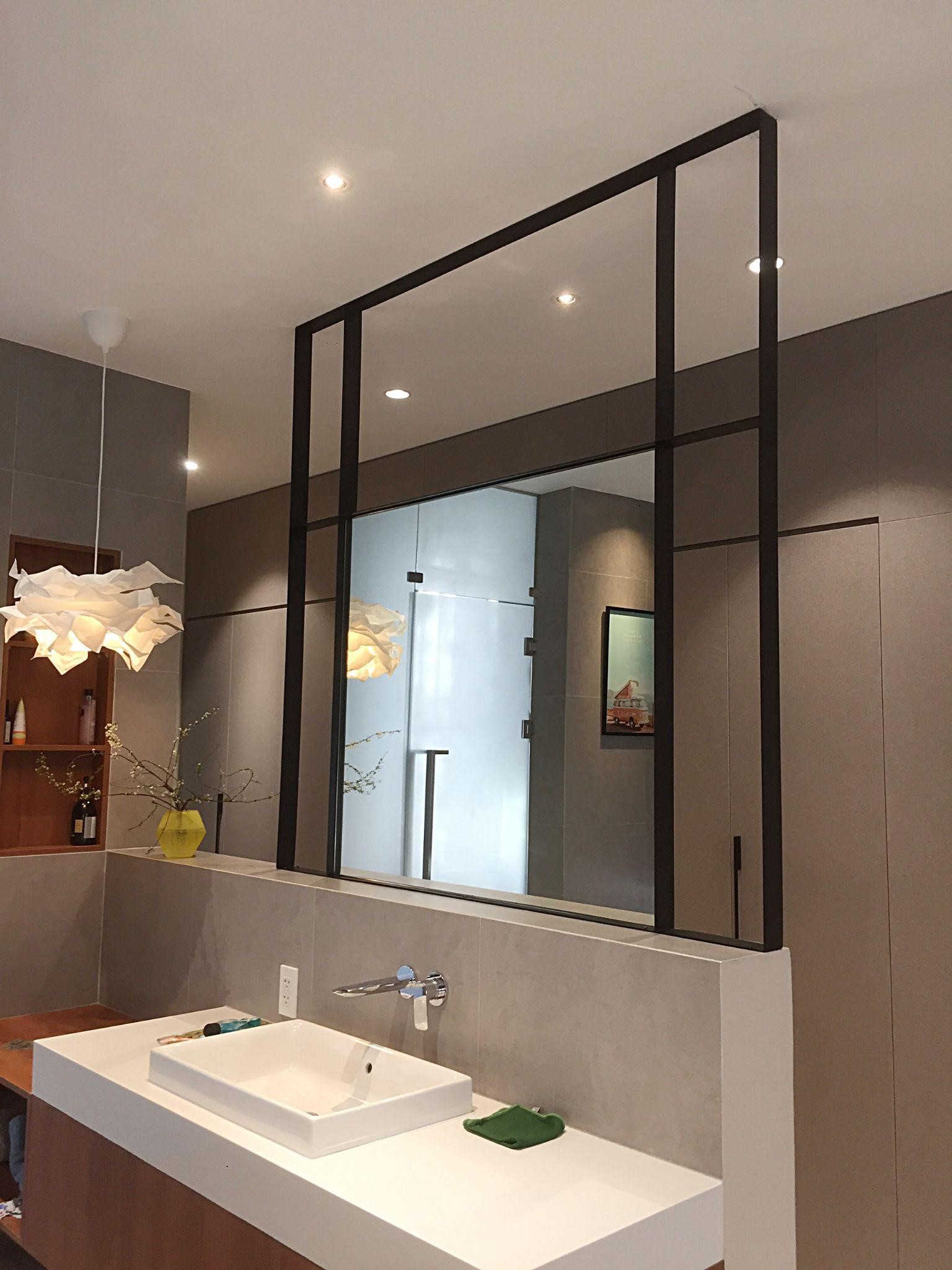 Một mẫu gương phòng tắm thiết kế riêng độc đáo