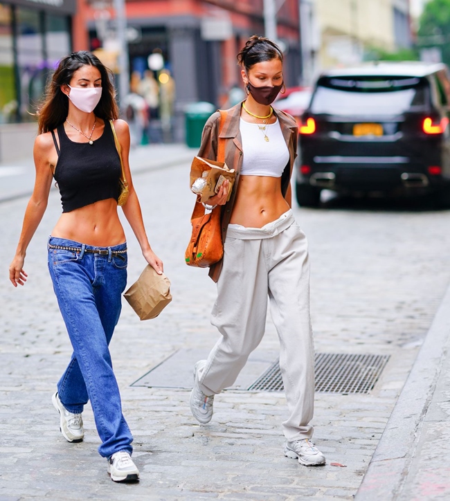5 kiểu quần jeans không nên mặc đi làm - 2