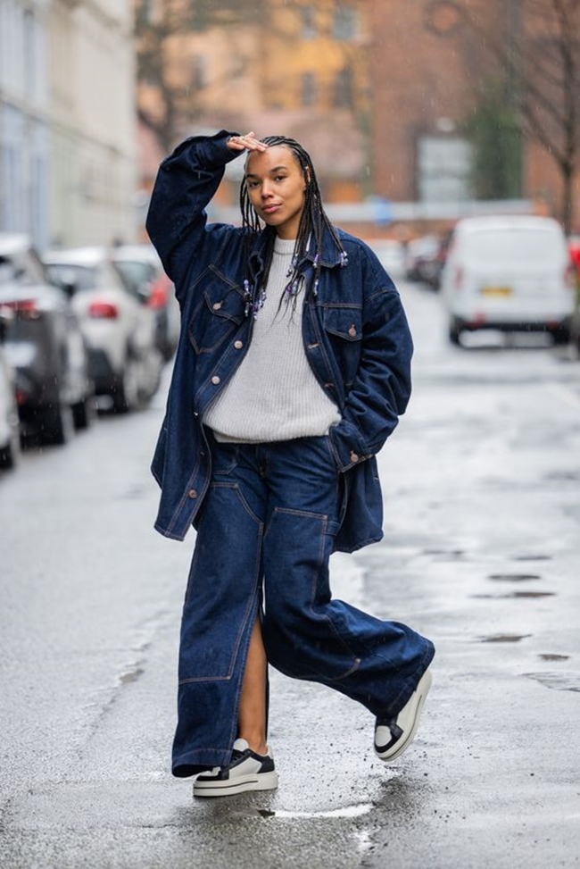 5 kiểu quần jeans không nên mặc đi làm - 4
