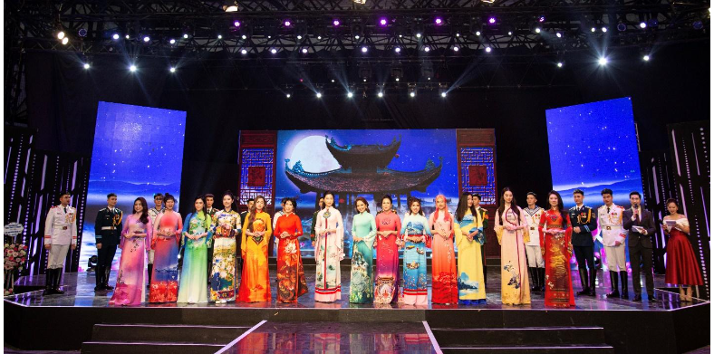 Dàn người đẹp VTV khoe sắc vóc trong tà áo dài truyền thống - 1