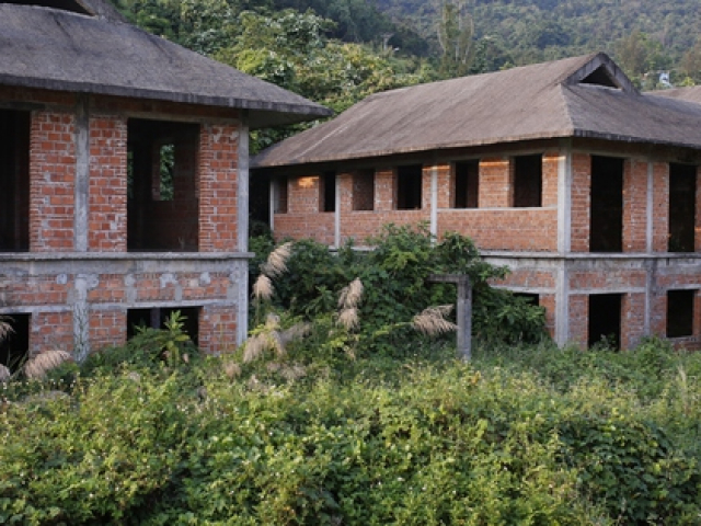 Tin tức trong ngày - Cận cảnh hàng loạt biệt thự "ma" ở bán đảo Sơn Trà