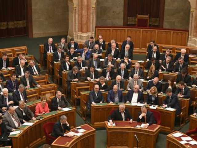 Quốc hội Hungary phê chuẩn đơn gia nhập NATO của Phần Lan, để ngỏ đơn của Thụy Điển