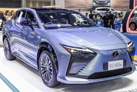 Lexus RZ 2023 chính thức mở bán, xe điện giá từ 2,6 tỷ đồng