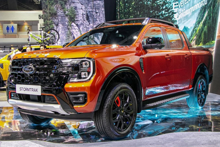 Cận cảnh Ford Ranger Stormtrak, bán tải sắp "thế chỗ" Wildtrak tại...