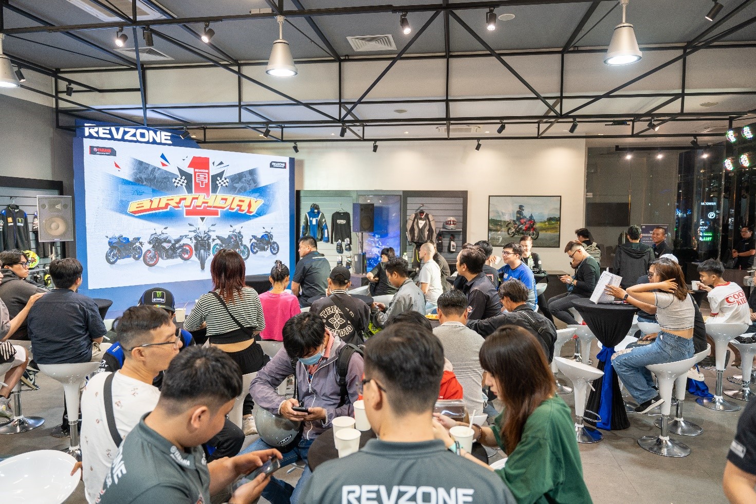 Revzone Yamaha Motor kỷ niệm một năm ra mắt cộng đồng đam mê xe mô tô - 5