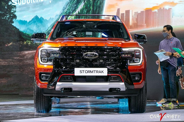 Cận cảnh Ford Ranger Stormtrak, bán tải sắp &#34;thế chỗ&#34; Wildtrak tại Việt Nam - 3