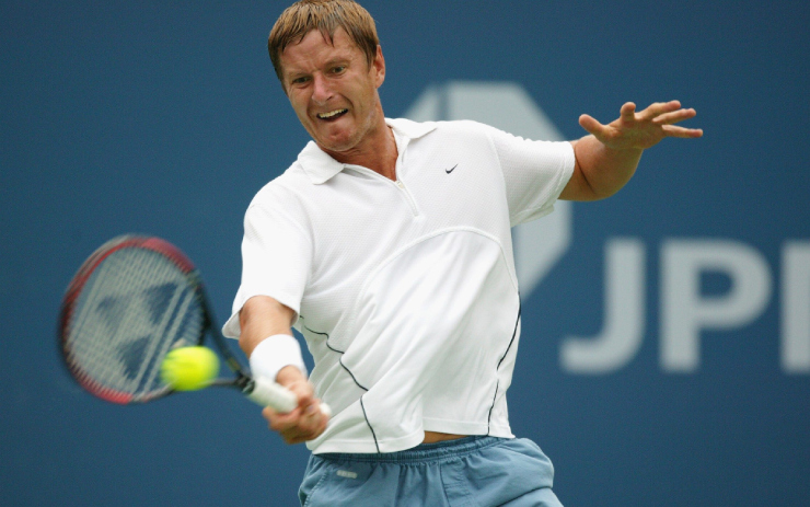Cựu tay vợt Yevgeny Kafelnikov, 49 tuổi, người Nga cho rằng với 14 danh hiệu tại Roland Garros, ngôi sao Tây Ban Nha xứng đáng hay nhất lịch sử.