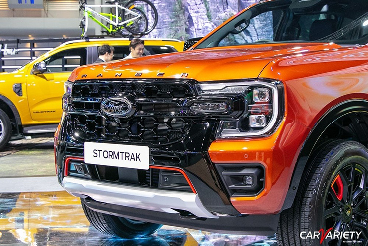 Cận cảnh Ford Ranger Stormtrak, bán tải sắp &#34;thế chỗ&#34; Wildtrak tại Việt Nam - 4