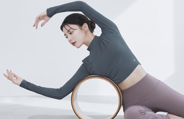 Theo Harper's Bazaar,&nbsp;cô&nbsp;thường xuyên lựa chọn các bài tập như pilates, múa ba lê, bơi lội.

