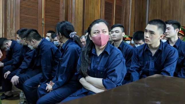 Các bị cáo tại phiên tòa chiều 28/3