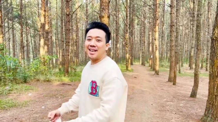 Trấn Thành đăng tải video đi chơi cùng bà xã và nhóm bạn thân&nbsp;