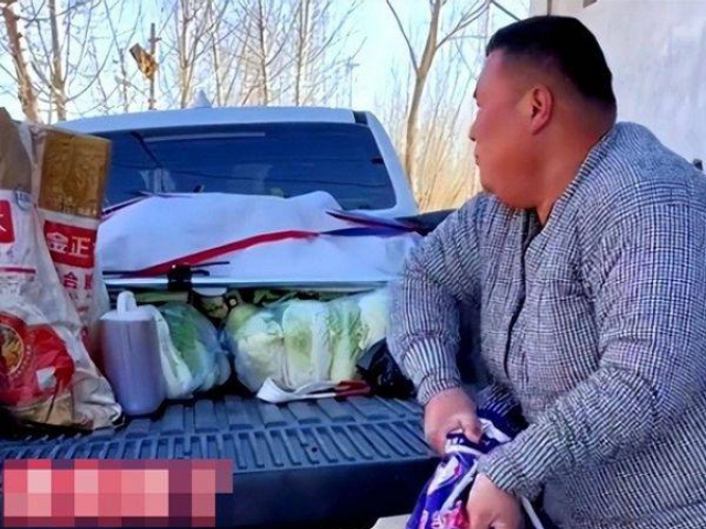 Bạn trẻ - Cuộc sống - Đưa vợ về quê ngoại, ông chồng có hành động khiến cộng đồng mạng ngán ngẩm