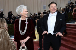 Mẹ của Elon Musk ăn gì để giữ dáng, tự tin làm người mẫu ở tuổi 75?