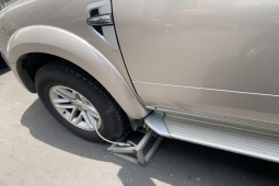 Tin tức trong ngày - Bảo vệ khóa bánh ô tô trong nội khu chung cư, đúng hay sai?
