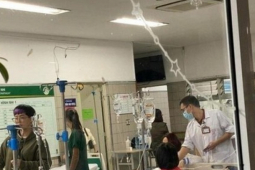 Sức khỏe đời sống - Thông tin mới nhất vụ 50 học sinh tiểu học ở Hà Nội ngộ độc sau khi đi dã ngoại