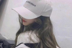 Bạn trẻ - Cuộc sống - Hot girl khoe làm "nghề bạn gái" được 7 năm gây xôn xao