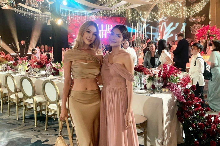 Diệp Linh Châu xuất hiện trong tiệc cưới của Linh Rin với chiếc váy quyến rũ.
