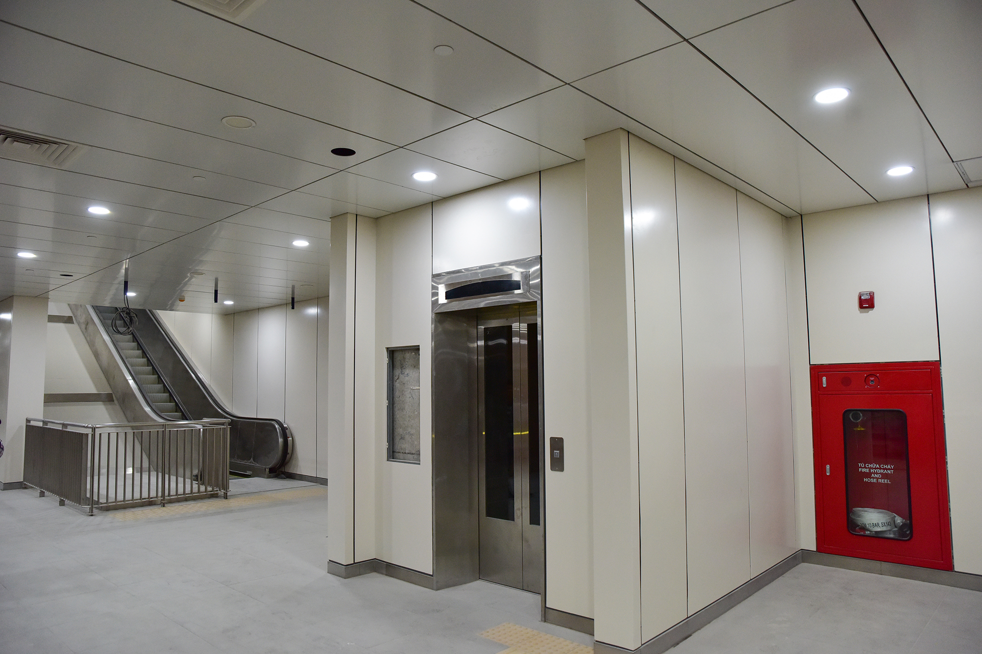 Diện mạo mới của ga ngầm metro TP.HCM sắp hoàn thiện - 10