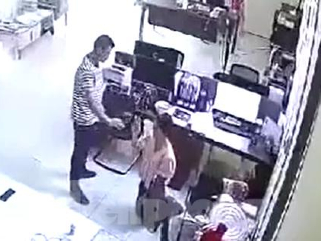 Camera ghi lại cảnh nữ kế toán bị tấn công, sát hại