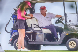 Thế giới - "Gặp" nữ trợ lý xinh đẹp mới luôn tháp tùng ông Trump như hình với bóng