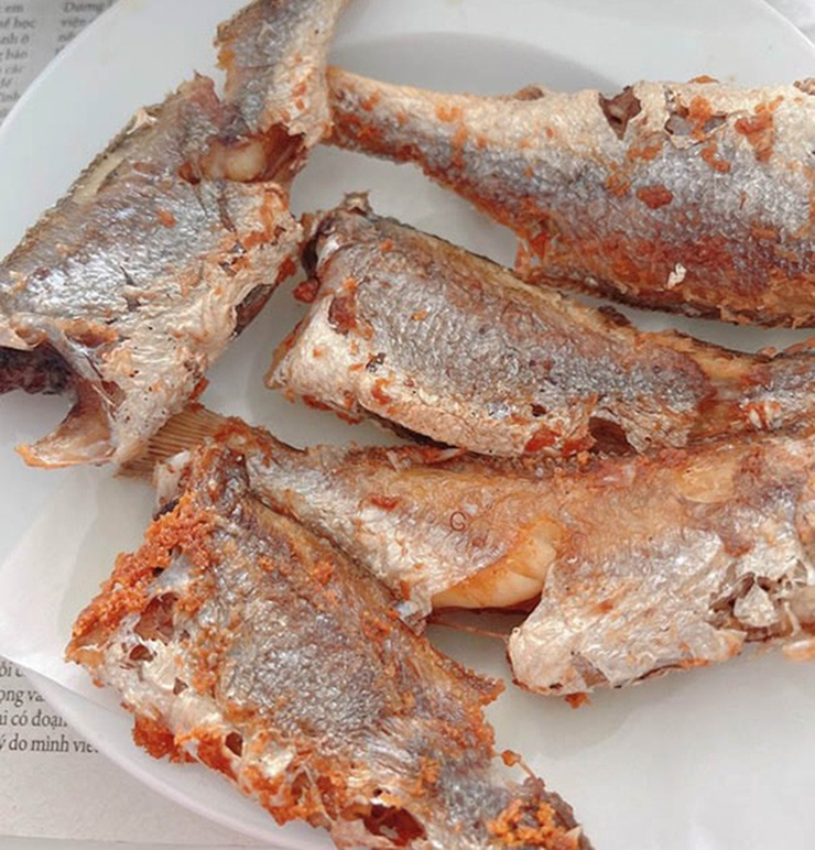 Thế nhưng bây giờ, cá lù đù phơi khô, cá lù đù 1 nắng trở thành đặc sản trong các quán ăn, nhà hàng, thậm chí được đóng gói đẹp đẽ để lên máy bay, tàu thủy sang Mỹ, Đài Loan, Hàn, Nhật,…
