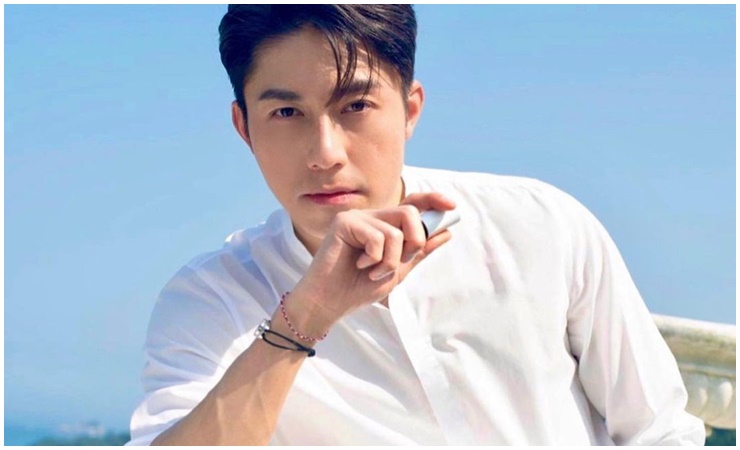 Edwin nổi như cồn trên mạng xã hội với gương mặt điển trai cùng gu ăn mặc thời thượng.
