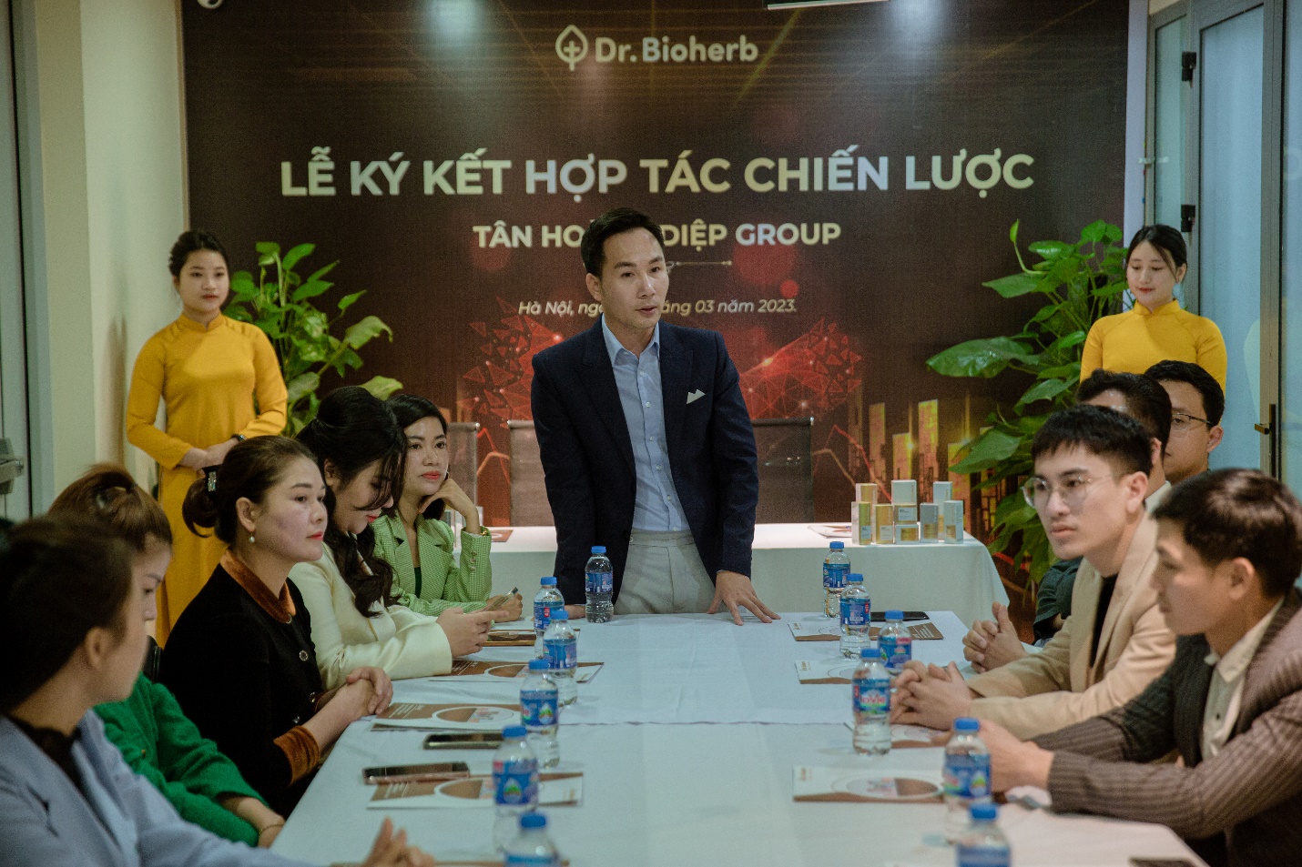 Ông Đinh Tiến Hoàng - Co Founder - CEO Nhãn hàng Dr.Bioherb chia sẻ tại Lễ ký kết
