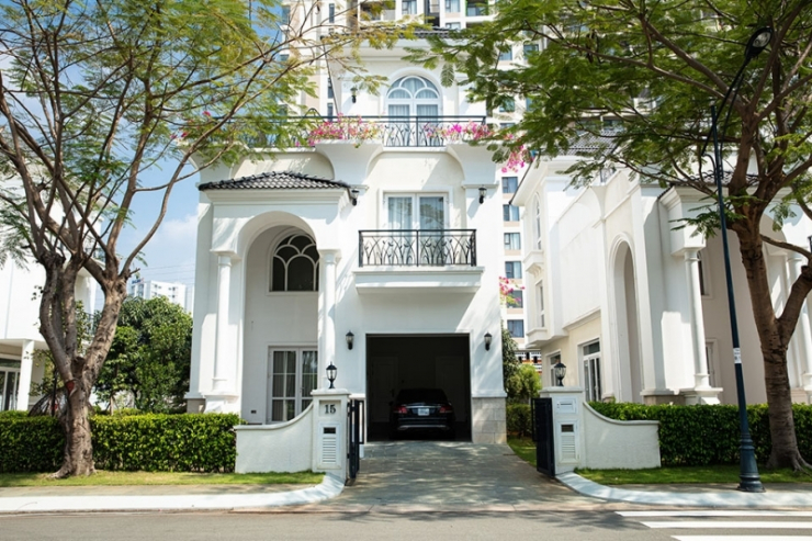 "Cô thủ môn tội nghiệp" sống viên mãn trong biệt thự 800 m2 phong cách Châu Âu - 3