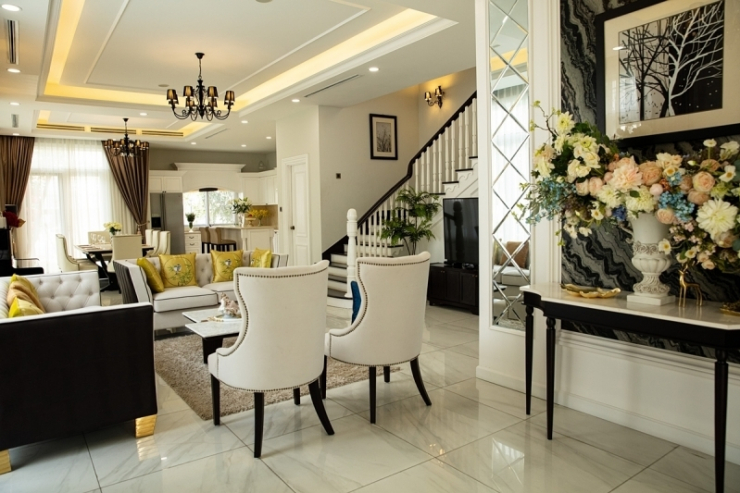 "Cô thủ môn tội nghiệp" sống viên mãn trong biệt thự 800 m2 phong cách Châu Âu - 7